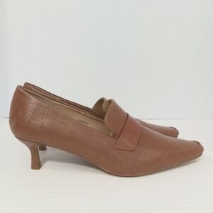JOURNEE COLLECTION Celina Brown Kitten Heel Loafer Pumps Women's Size 9.5